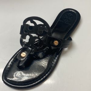 LEFT ONLY TORY BURCH MILLER SANDAL